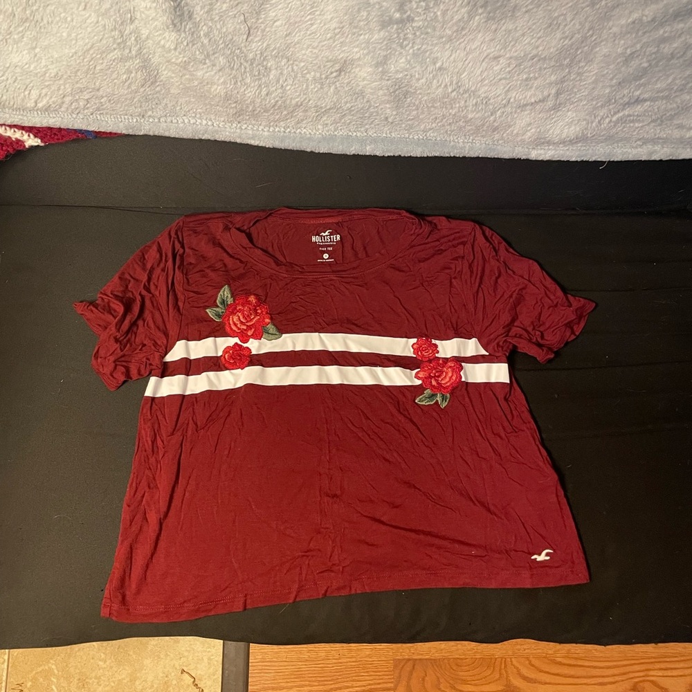 Size Medium Hollister Crop Tee